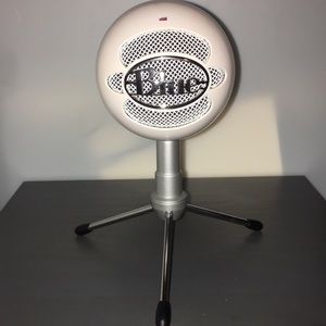 Blue snowball microphone